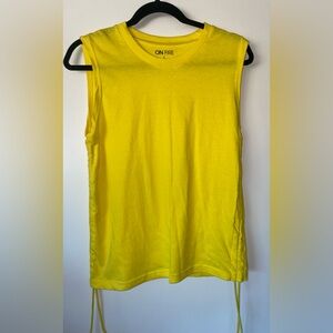 ON FIRE YELLOW SLEEVELESS COTTON RUCHED SIDES WOMENS TOP/BLOUSE LARGE ROUND NECK